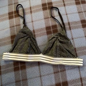 Victoria’s Secret Gray Sporty Bralette Bra Size M